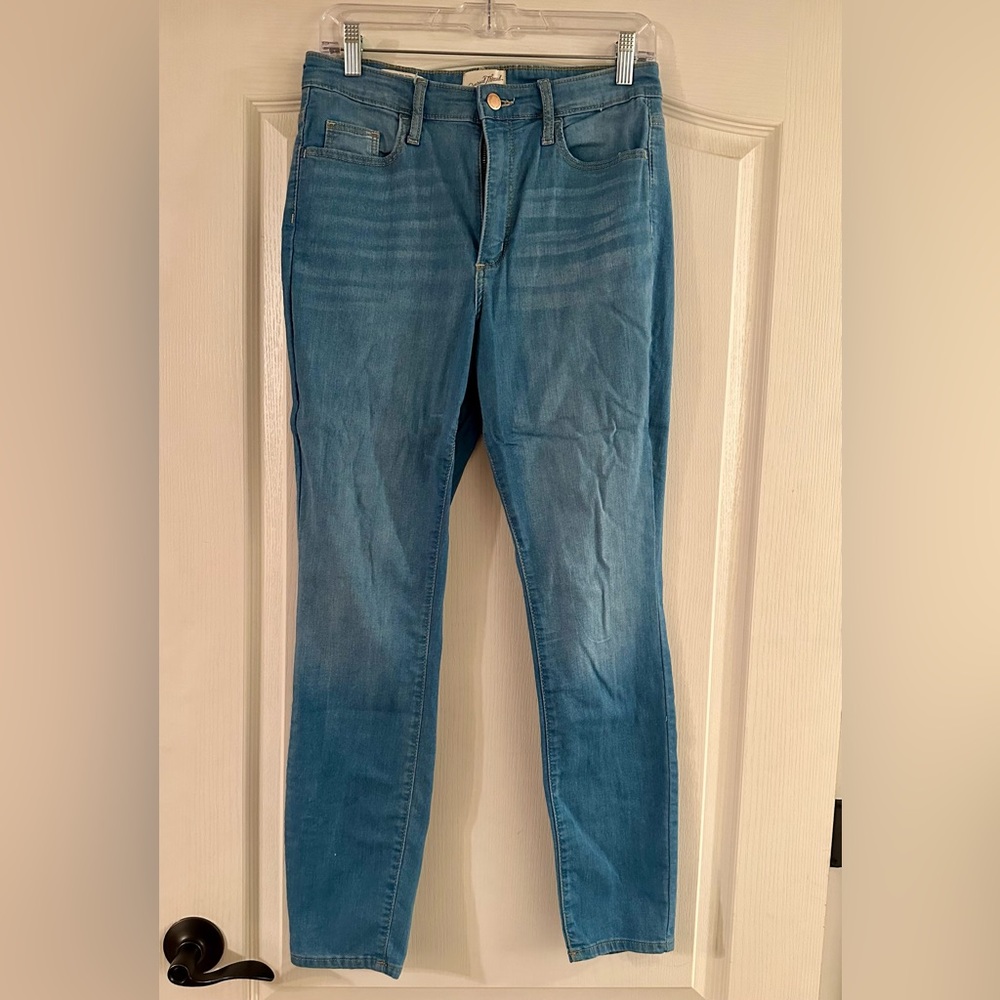 High Rise Skinny Jeans. Size 8.